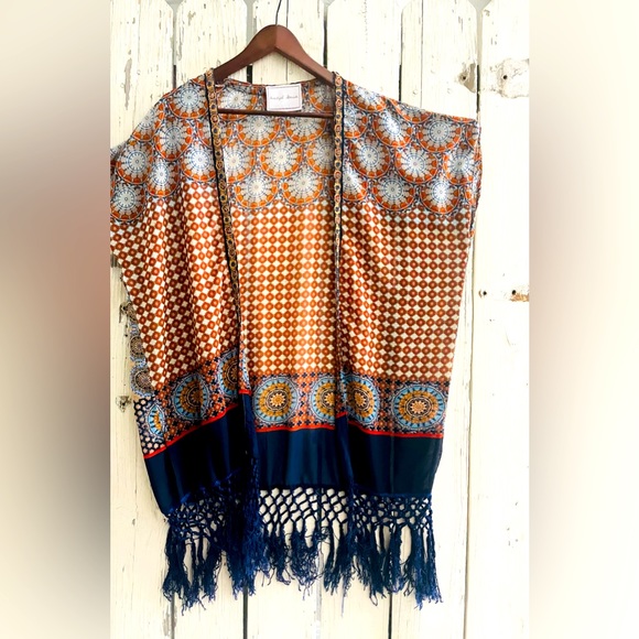 ⚡️⚡️⚡️Beautiful Stories Kimono style type Jacket⚡️⚡️⚡️ - Picture 1 of 7